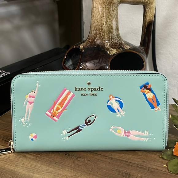 kate spade Handbags - Kate Spade lContinental large Wallet